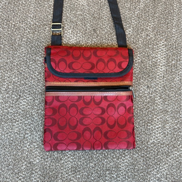 Vintage Coach Red and Black Crossbody Bag - Picture 4 of 11